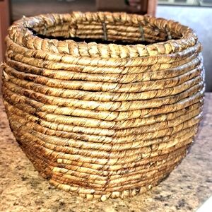 Gorgeous Hand Woven Tribal Basket Home Decor Planting Or Storage Hand Towels